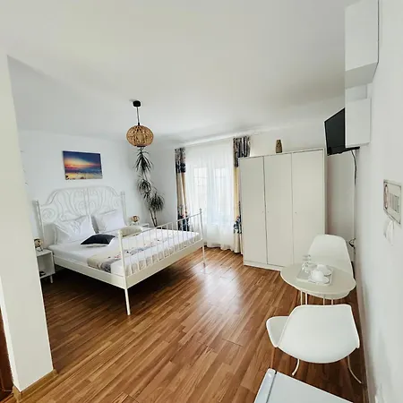 Lake View House Gazde/Camere de închiriat *