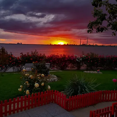 Lakeviewhouse