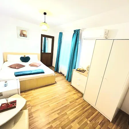 Gazde/Camere de închiriat Lake View House